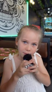 Kid-friendly favourites and flavours adults love, all in one box 🎁🙌

The Christmas Box is made for sharing.

Less time cooking and cleaning…

And more time together 💞

Available in-store and on the Burrito Bar app for a limited time.

(T&Cs apply. Participating locations only.)