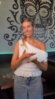 This is what a proper week of flavour looks like 💯🌯💥

Monday - $2.95 Tacos
Wednesday - 50c Wings (try our NEW Habanero
Wings)
Friday to Sunday - $21.95 Ribs Deal Everyday - $17.95 All in One Box Everyday - $14.95 La Comida

Add some flavour to your week... 🌮🍗🍋‍🟩✨ 

Order in-store or on the Burrito Bar app.

T&Cs apply.